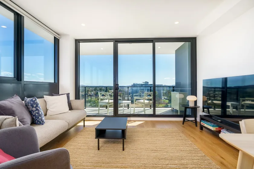 Bright 1BR Apartment with Stunning Views - Hosted by Canstay - Image 1