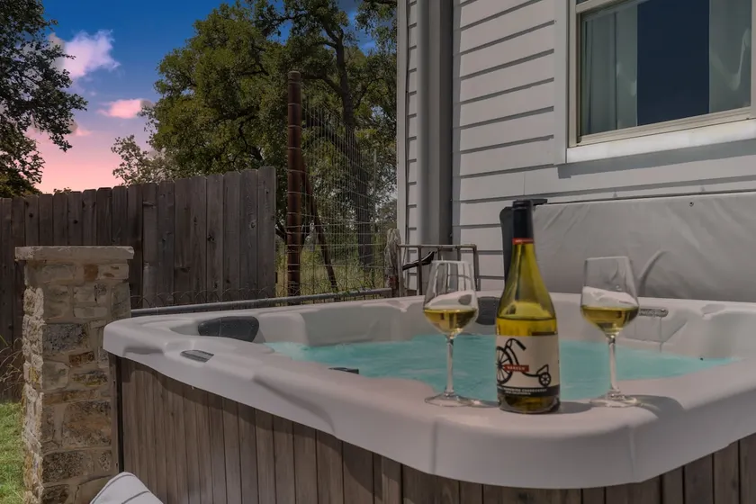 Hill Country Relaxstation Getaway - Image 1