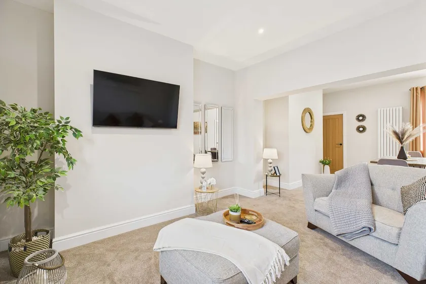 Host & Stay - Jomor House - Image 1