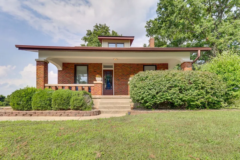Remodeled Columbia Home: 14 Mi to St Louis - Image 1