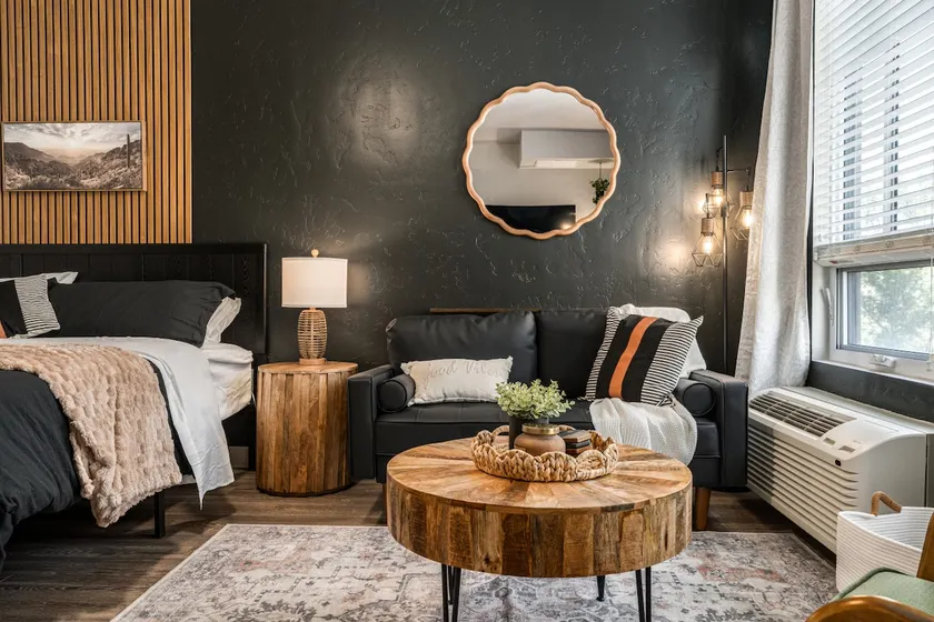 Comfy King Bed, Hot Tub, Coffee Bar - Image 1