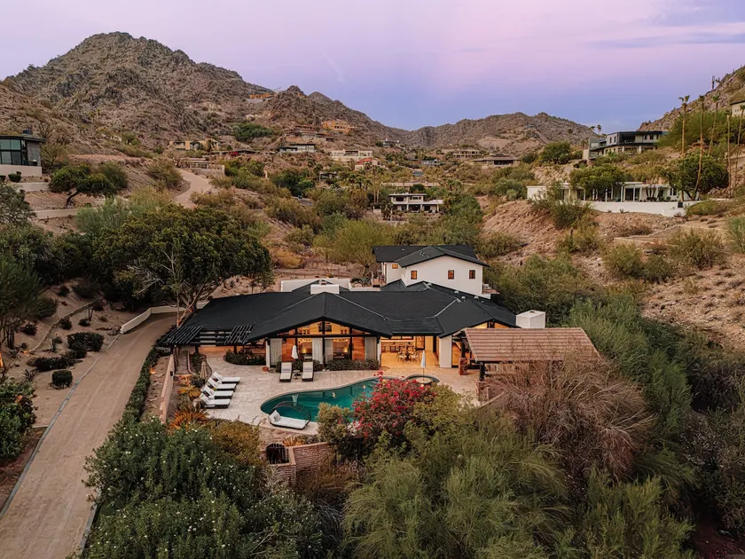 Mountainside Manor - Private 6BR Retreat - Image 1