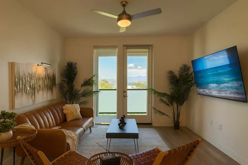 Luxury Haven 10 Min From Disneyland With Pool & GYM - Image 1