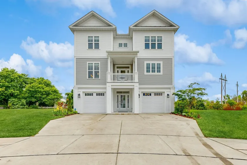 Tidal Walk: New Home with Pool & High-Speed WiFi - Image 1