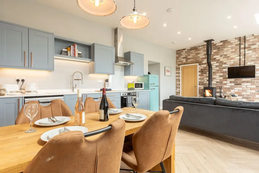Cosy Barn Conversion - Private Estate - Hot Tub - Image 1
