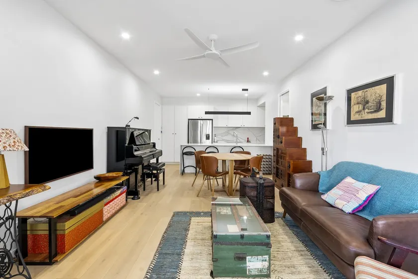 Spacious 3-Bed Clayfield House with Patio and BBQ - Image 1