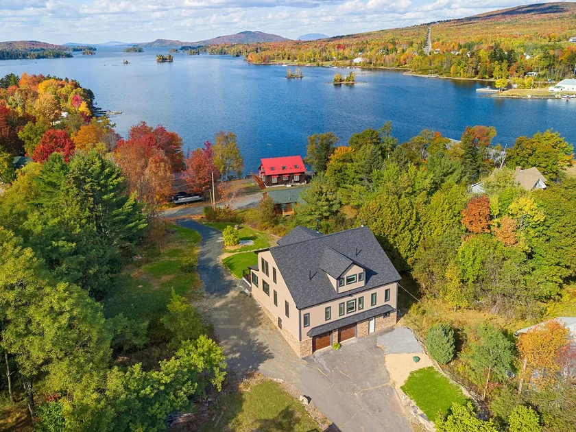 Modern Dreamy Moosehead Home - Lake Views, Walk to - Image 1