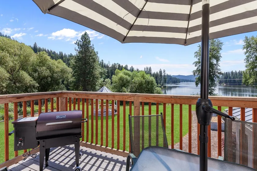 New Listing! Hayden Lake Guest Suite | Balcony - Image 1