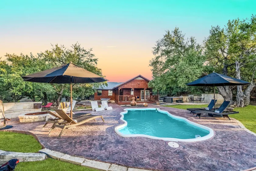 Hilltop Oasis w/Pool, Hot Tub, Fire Pit + Views - Image 1