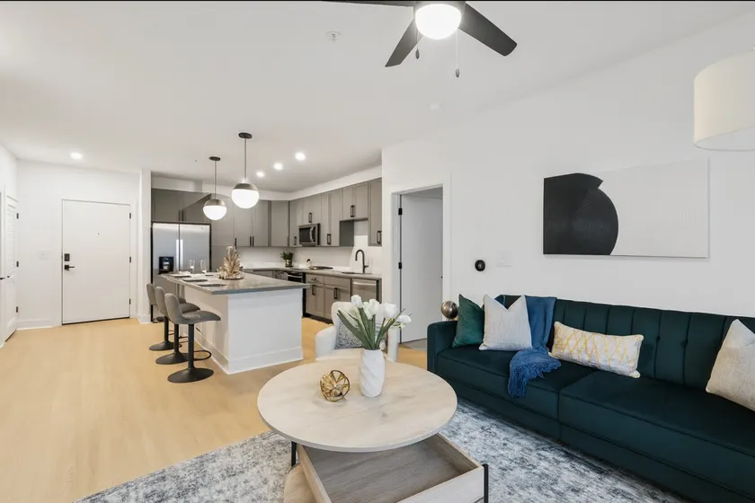Parkside Chic 2BR Near Regions Field n Park - Image 1