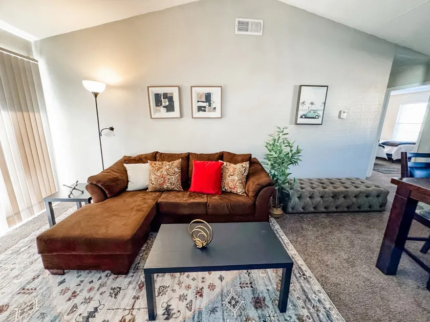 Perfect for Group with 2BR, 2BA and Pool - Image 1