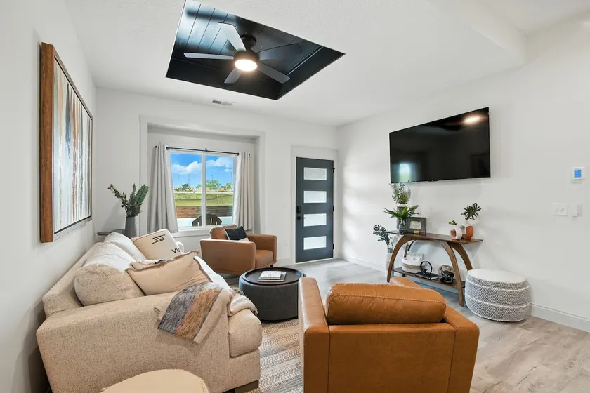 Brand New Cool Comfy Lawrence Retreat - Image 1