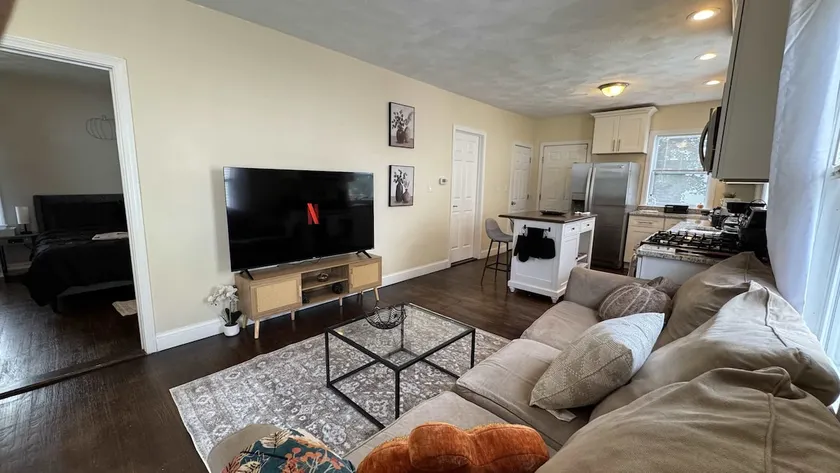 NEW Downtown Salem Retreat 3BD W/ Parking - Image 1
