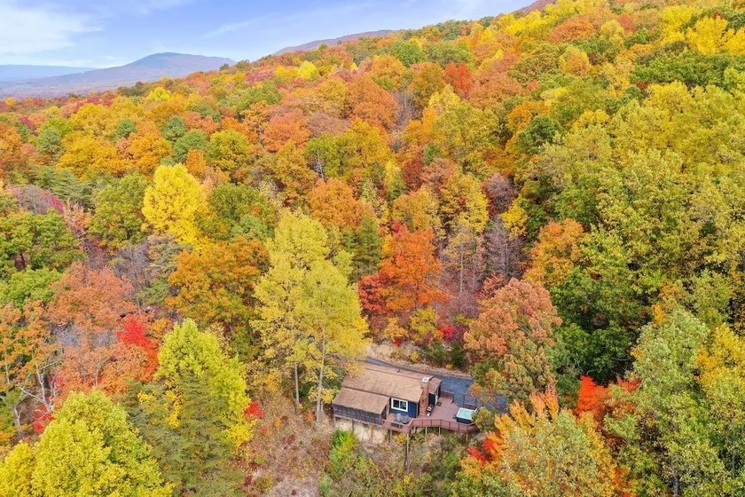 Sunset Views~HotTub~Fireplace~Mountain Escape - Image 1