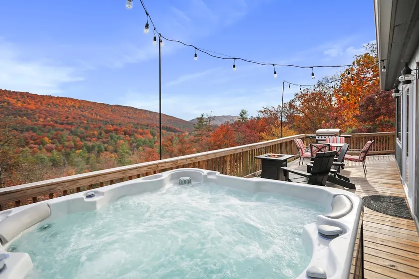 Stargazers Cabin Hot Tub! Mountain Views! - Image 1