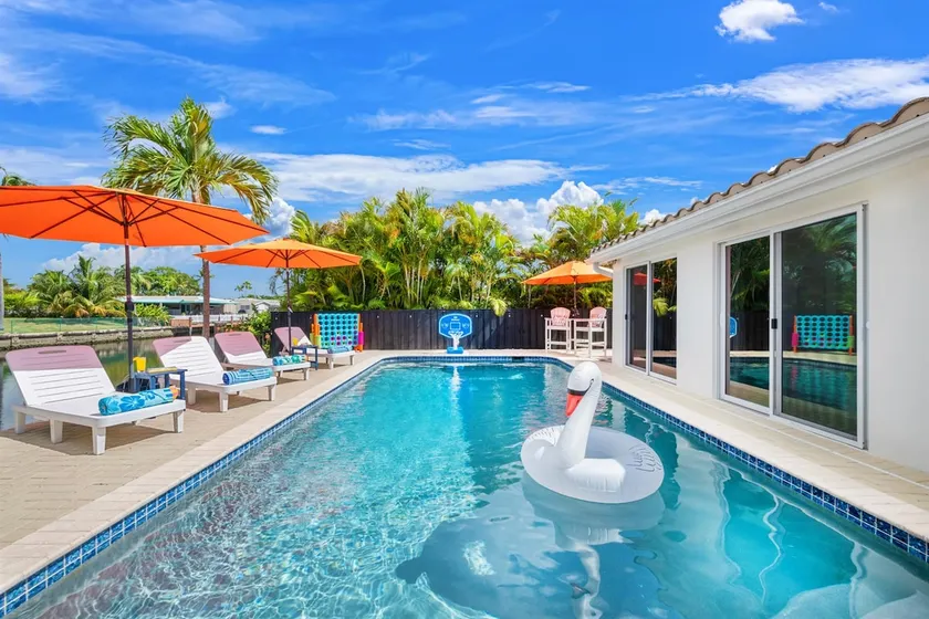 Waterfront | Heated Pool | Games Room | Fishing - Image 1