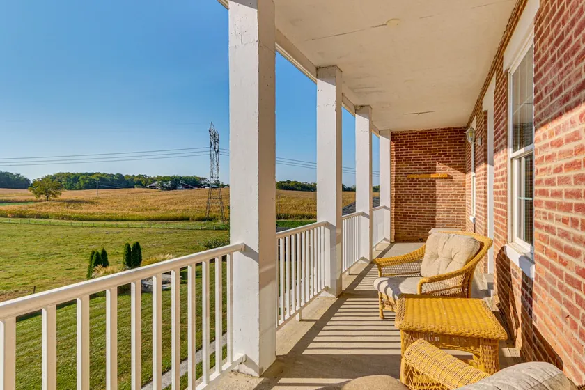 5,000 Sq Ft Antebellum Farmhouse 3 Mi to Antietam! - Image 1