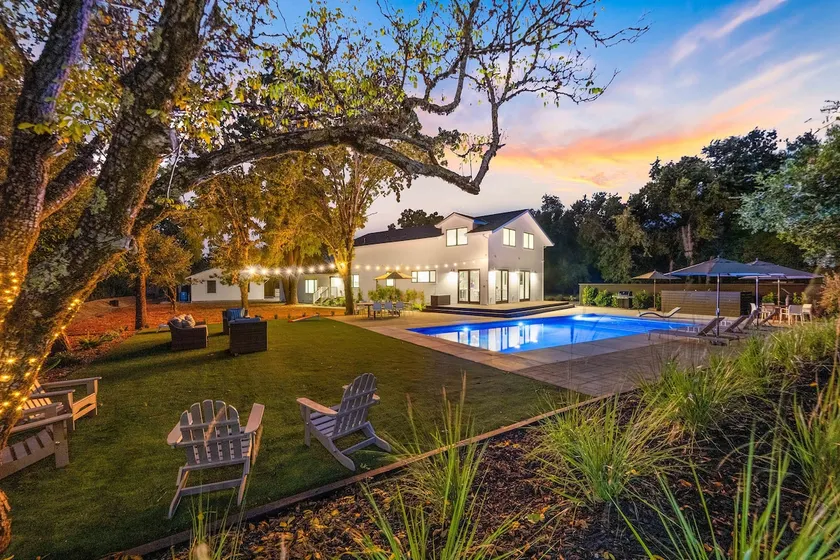 Relax & Recharge at Hoff Lane - Image 1