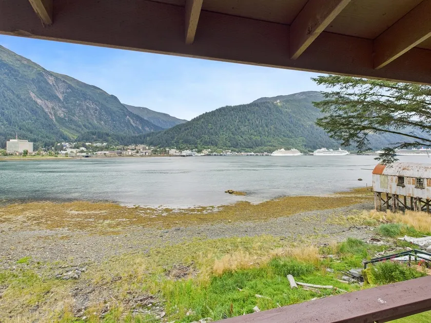 Oceanfront w/ Incredible Views - Image 1