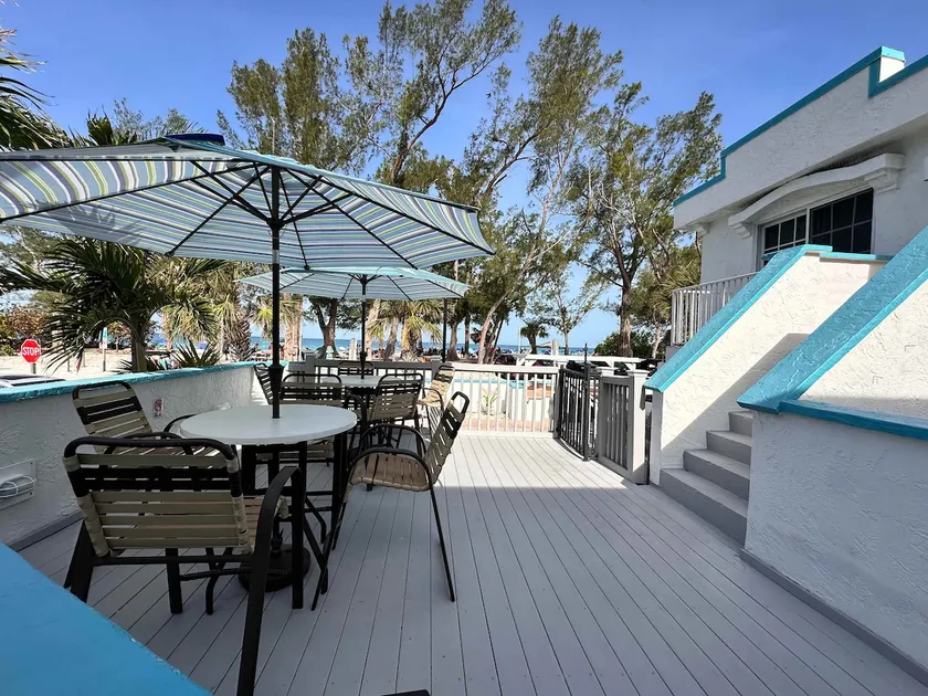 Beachside Condo, Anna Maria FL, King Bed 1st Floor - Image 1
