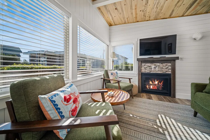 Cozy Cottage Steps from Beach - Image 1