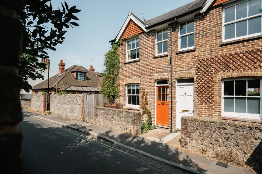 Cleve Cottage by inspirestays-com - Image 1
