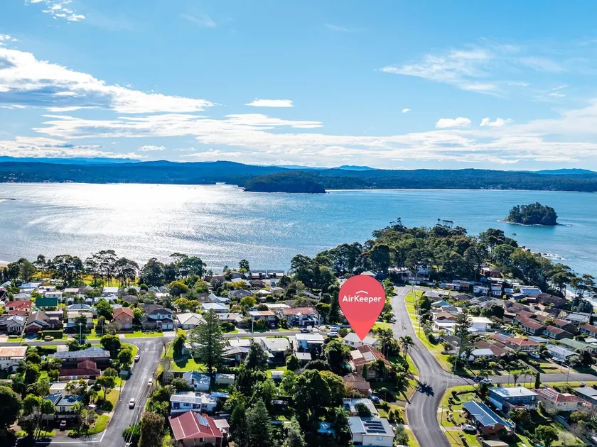 Batehaven Coastal Home Near Corrigans Beach - Image 1