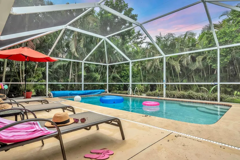 Gulf Gate Dream 2bd 2ba Htd Pool Beaches Shopping - Image 1