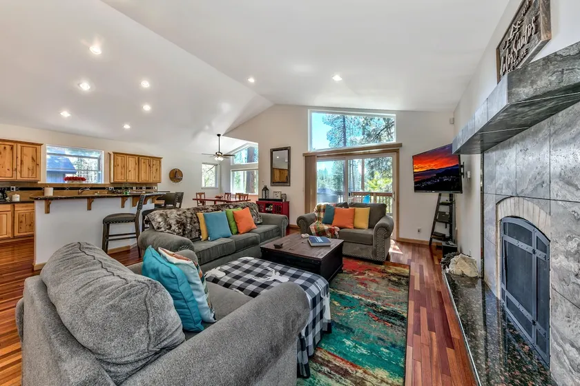 Pioneer Trl 3BR 2.5BA- 5 Mins to Ski, Beach - Image 1