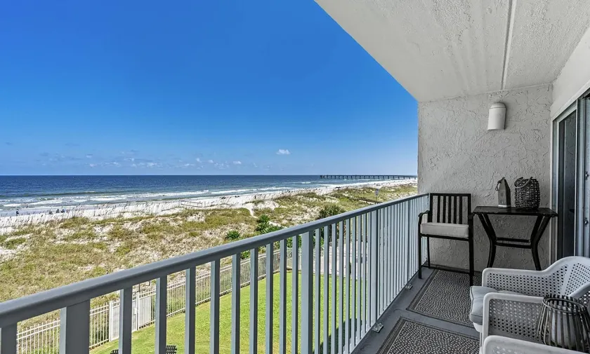 Oceanfront Condo w Pool | Good Morning Rentals - Image 1