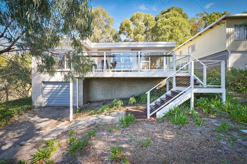 Coningham Beach House - 3 Bedrooms - Image 1