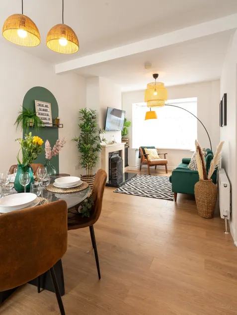 Present - Private bathroom - Image 1