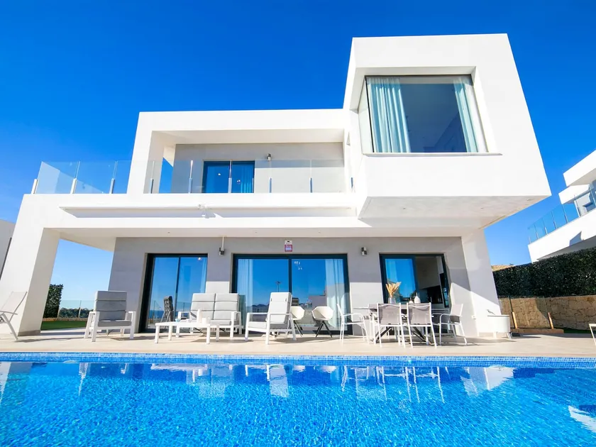 Charmant appartement de vacances entièrement équipé avec piscine privée, jardin et terrasse - Image 1
