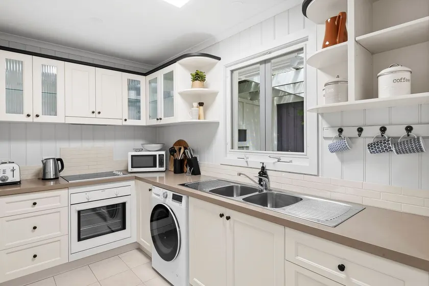 Central Barwon Beach Unit - Image 1