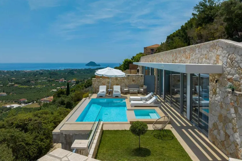 Pietra Cave Suite with private pool - Image 1