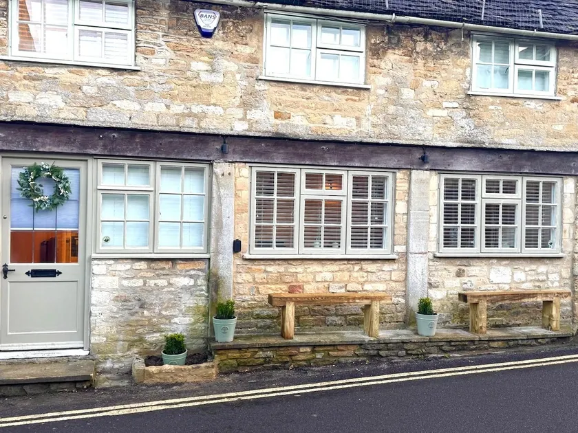 Priory Weavers Cottage - Image 1