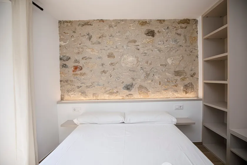 Besalú Pont Vell Apartment - Image 1