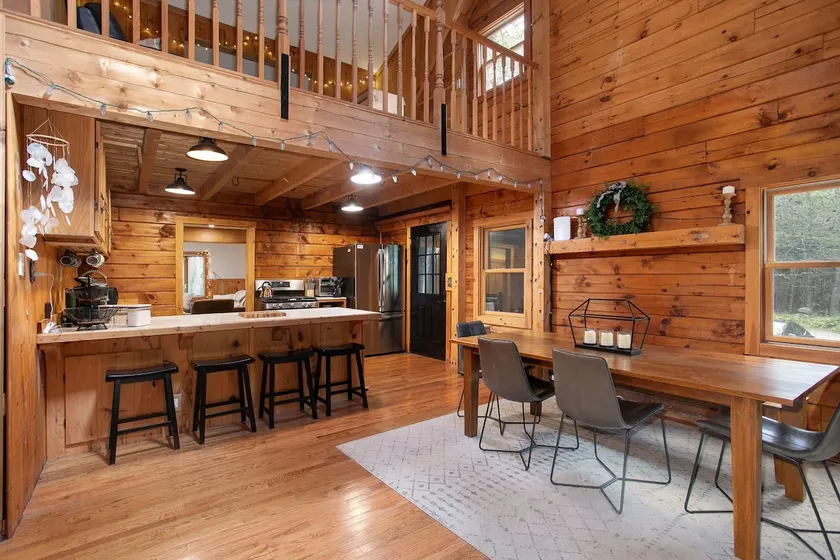 Lakes & Leisure! Spacious Berkshire Getaway - Image 1