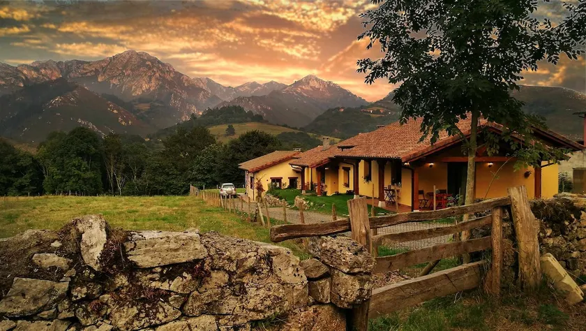 El Mar Rural House. Between the Sea and the Mount - Image 1