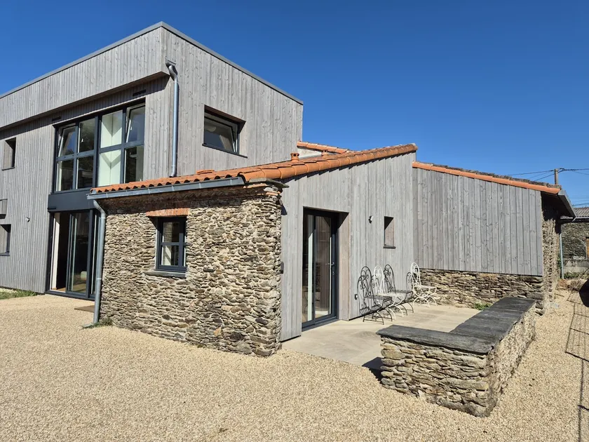 Durandière Hillside Cottage - Image 1