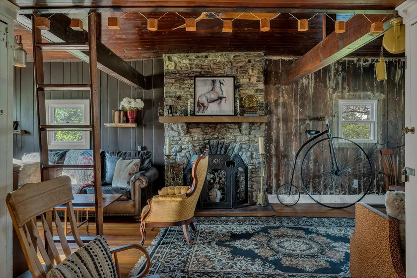 The Whiskey River Lodge by Stay Local Nashville - Image 1