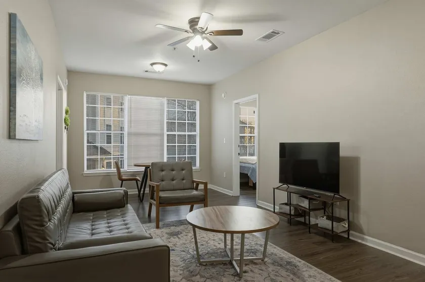 New! Modern Stay Across from UNC-P | Pool & Gym! - Image 1