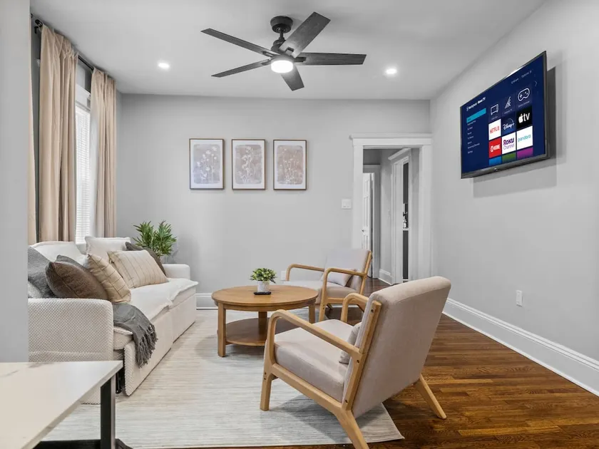 Roxbury 3BR | Sleeps 8 + Free Parking - Image 1