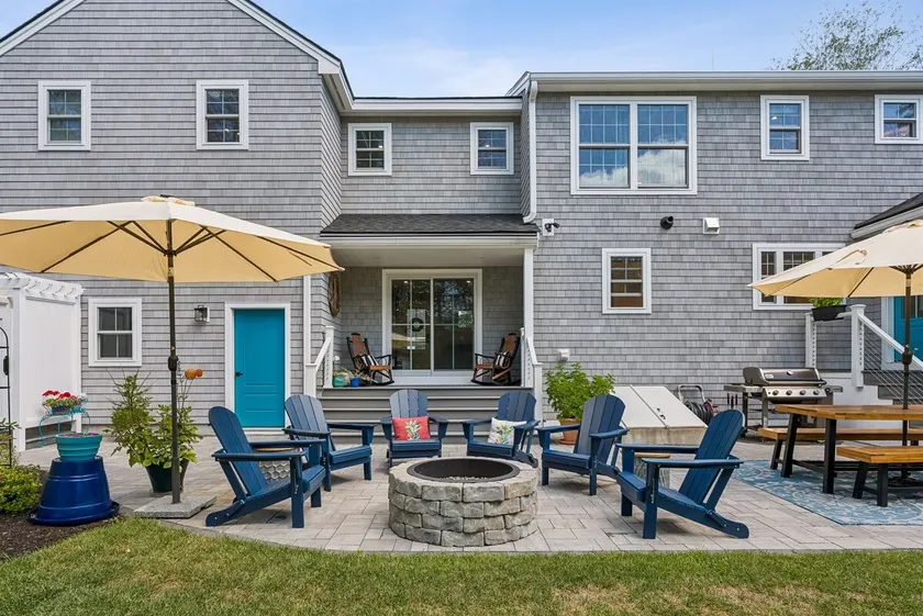 BEACH! 4Bdrm-Fire pit/patio/outdoor shower! - Image 1
