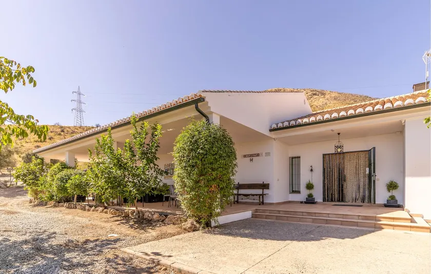 Gorgeous home in Atarfe - Image 1