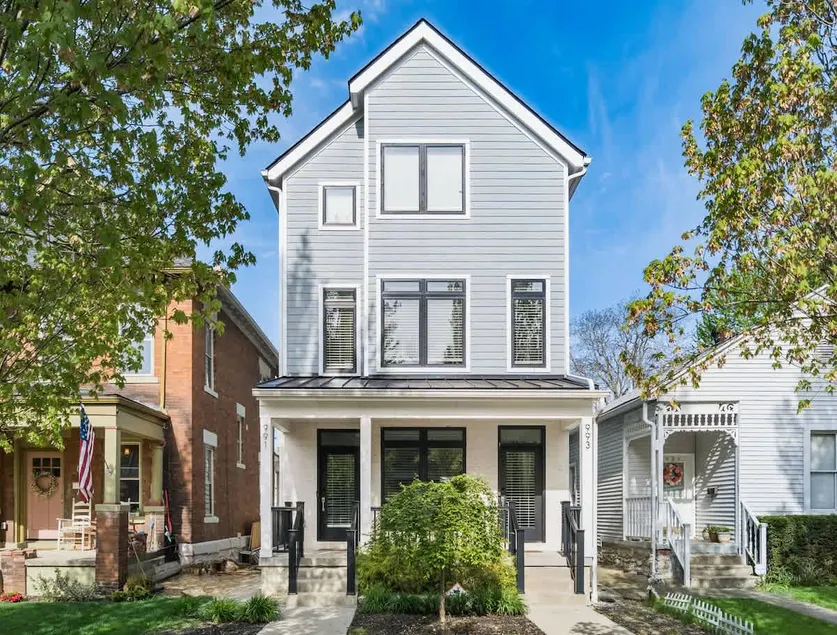 Luxury 6BR Townhome Duplex | Family Stay - Image 1