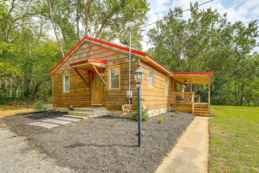 Dog-Friendly Retreat Near Delaware Bay - Image 1