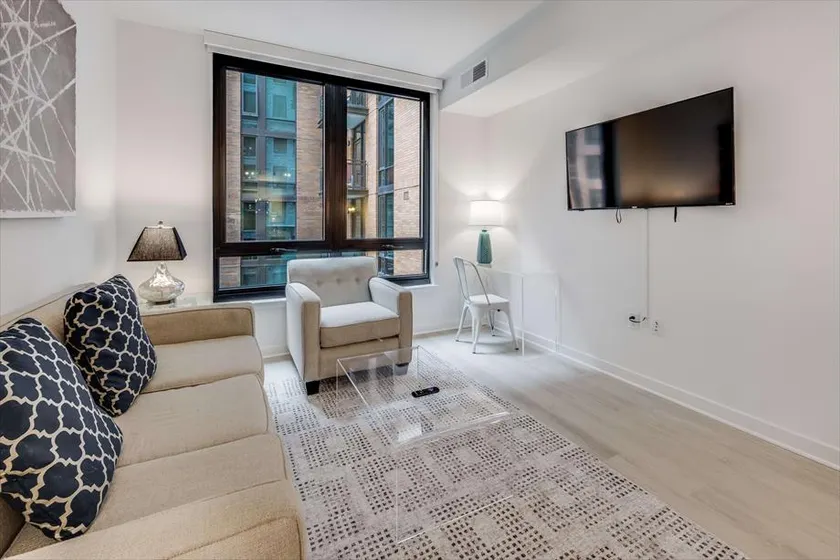 Ideal WFH 2BR | Co-Working Lounge - Image 1