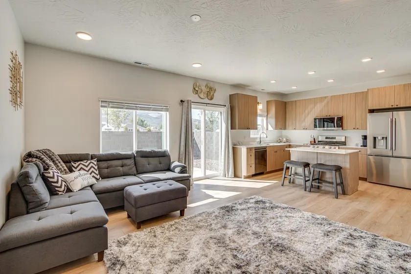 Built in 2025: Parowan Escape w/ Views! - Image 1