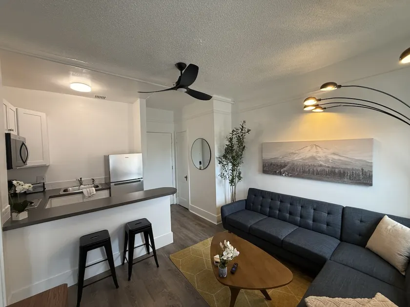 Unit 210 The Newest Boutique Stay at The George - Image 1